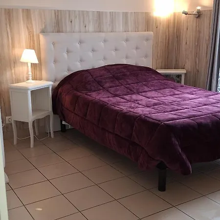 بيت ضيافة Domaine De Meslay Fye