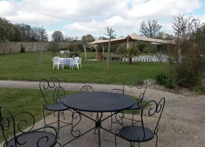 Maison d'hôtes Domaine De Meslay Fye