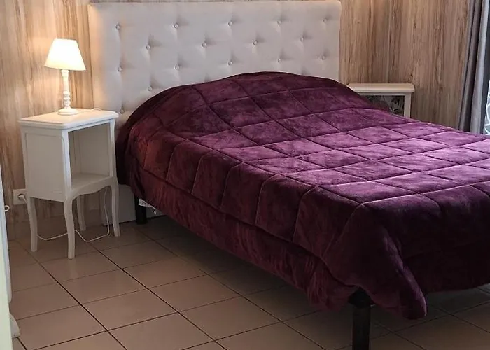 بيت ضيافة Domaine De Meslay Fye